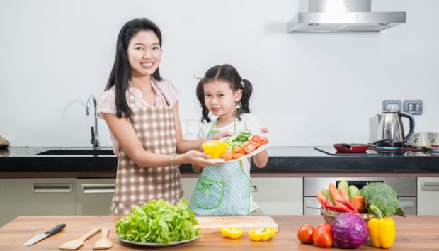 3 Cara Atasi Anak yang Tidak Suka Makan Sayur dan Buah