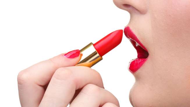 Awas, Ini Lima Risiko Penyakit Jika Pakai Lipstik Setiap Hari