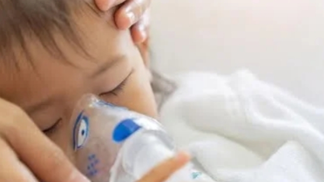 Tak Perlu Obat, Ini Cara Efektif Hilangkan Batuk Bayi