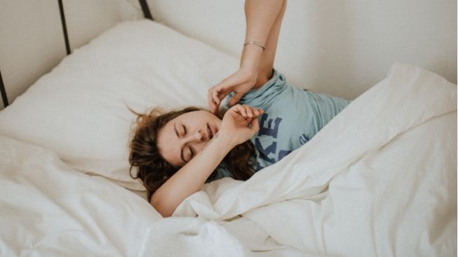 Sulit Tidur Malam Nyenyak karena Alami Kecemasan, Lakukan 5 Cara Ini
