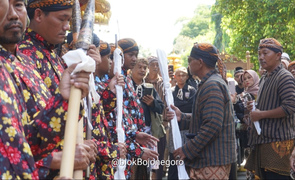 Dari Segi Sejarah Dan Tradisi Begini Perbedaan Bulan Suro Dan Muharram