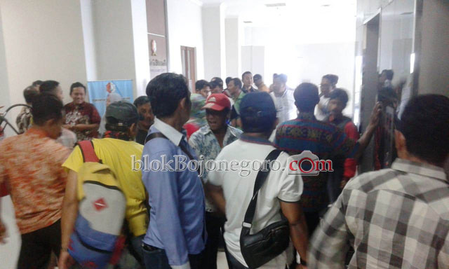 Tinjau Kembali Surat Pemberhentian, 4 Kades Temui Plt Sekda