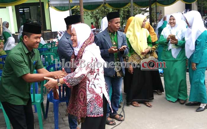 Bupati Terpilih Hadiri Pelantikan Fatayat NU Kanor