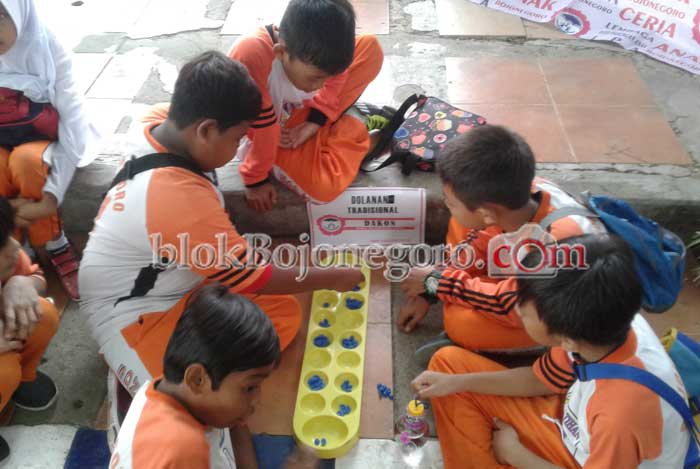 LPA Bojonegoro Ajak Anak Bermain Tradisional