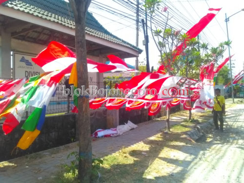 Agustus Berkah, Omzet Pedagang Umbul-Umbul Capai Jutaan Rupiah