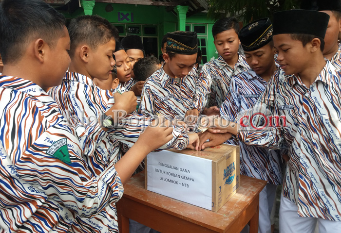 Peduli Gempa Lombok, Siswa MTsN Bojonegoro Galang Dana