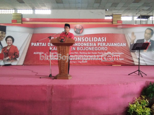 Konsolidasi, PDIP Sampaikan SK dan Kenalkan Seluruh Caleg