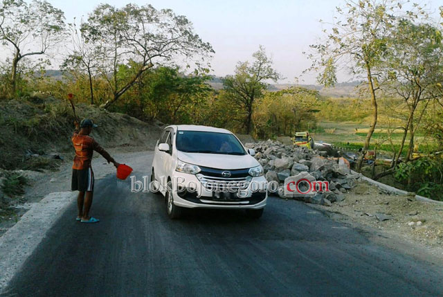 Hati-Hati, Jalan Ambles Bojonegoro-Nganjuk Diperbaiki