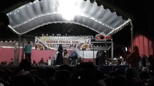 Penonton Pentas Seni di Malam Pertama Jambore Membludak