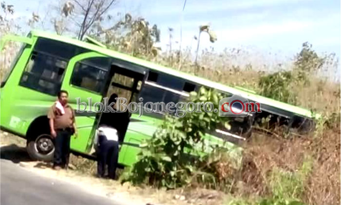 Loncat Selamatkan Diri, Apes Terlindas Bus