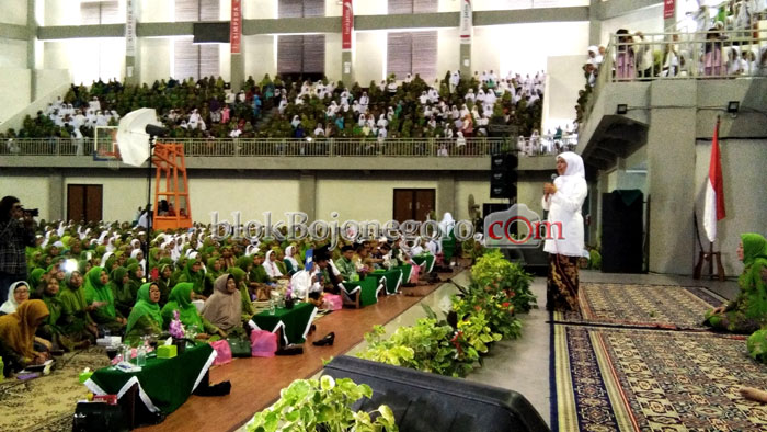 Khofifah Ingatkan Tetap Menjaga Persatuan dan Kesatuan