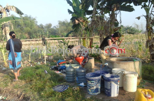 Minim Air Bersih, Warga Gayam Berharap Bantuan