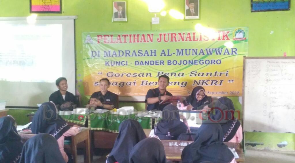 Ponpes Al Munawwar Pelatihan Jurnalistik, ini Lanjutannya...