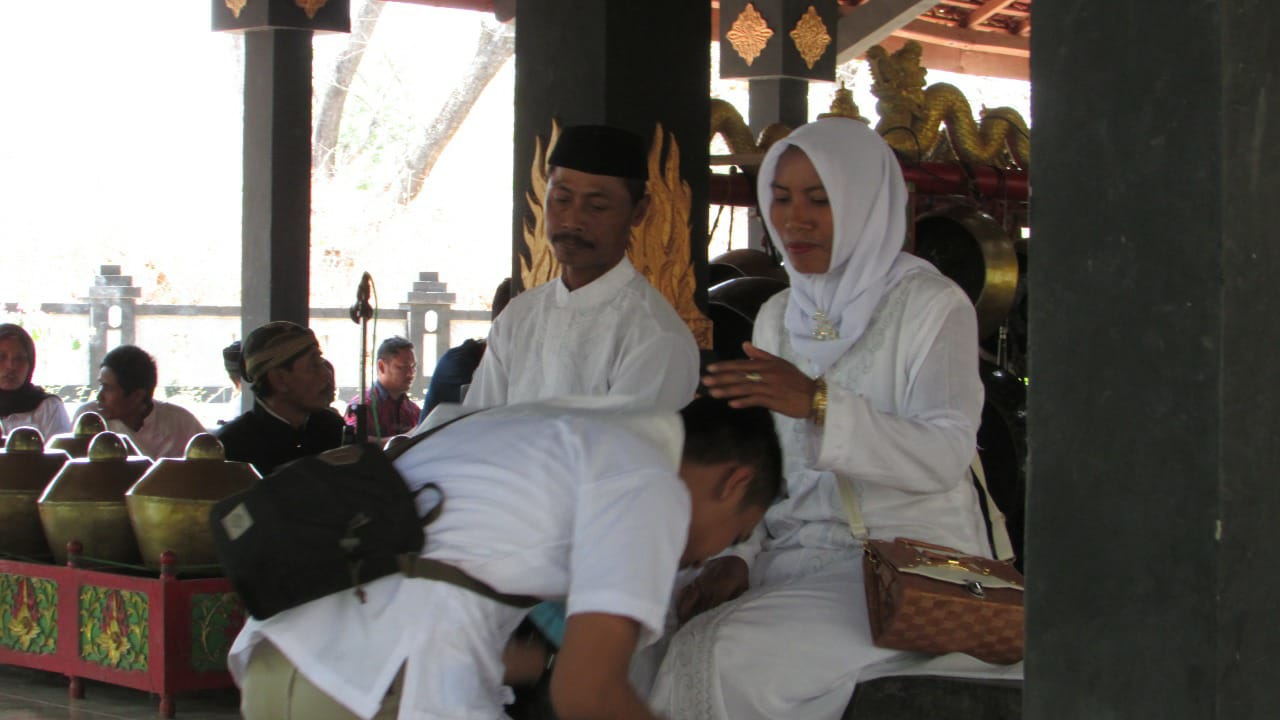Suro, 42 Orang Ikut Ruwatan Massal di Kahyangan Api