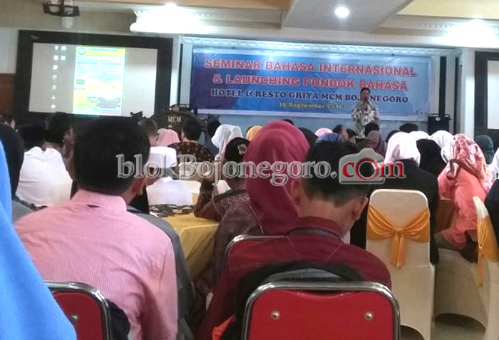 Pentingnya Bahasa, Pelajar dan Guru Ikut Seminar Pondok Bahasa