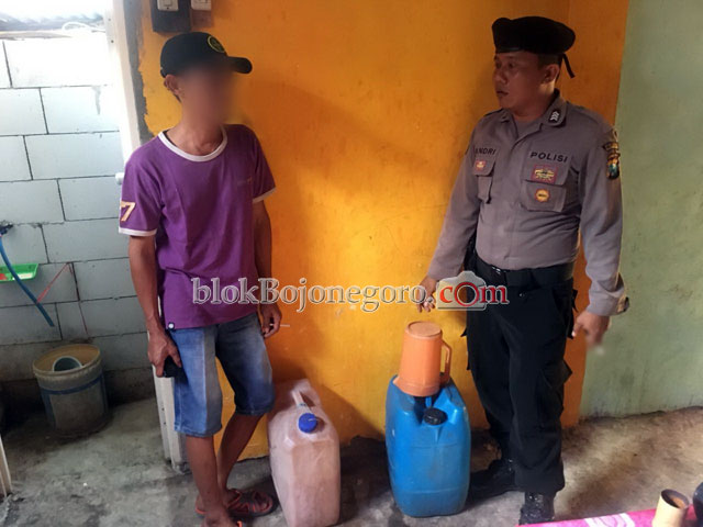Jual Tuak, Warga di Kedungadem Diamankan Polisi