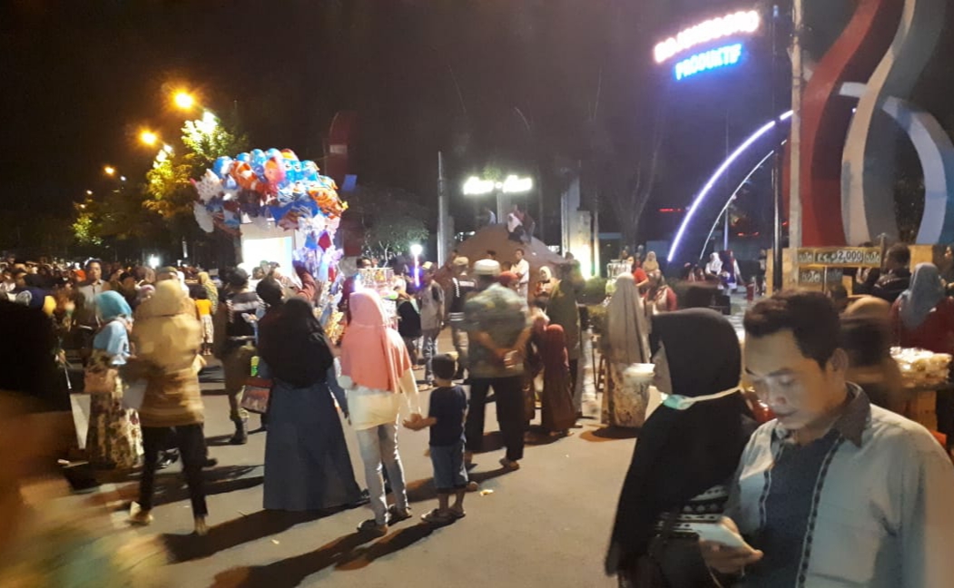 Warga Mulai Padati Jalan Mas Tumapel