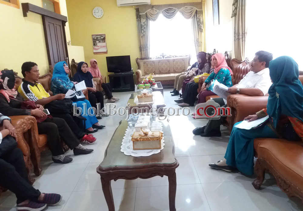Aduan Honorer K2 akan Dibahas Interen Dewan