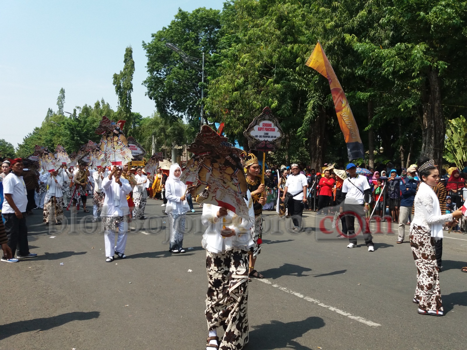 37 Peserta dan 10 Tamu Undangan Meriahkan Pawai Budaya