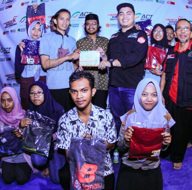 SEC-Aksaraya Serahkan Hasil Donasi Lewat ACT