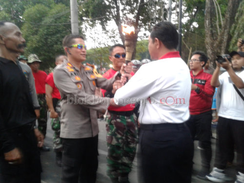 Rombongan Pembawa Api Abadi Tiba di Bakorwil