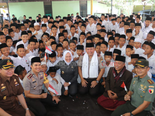Silaturahmi ke Ponpes Al Rosyid, Ini Pesan Kapolda  Jatim