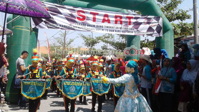 Duh...! Panitia Kurang Siap, Parade Drumband Diundur Mendadak