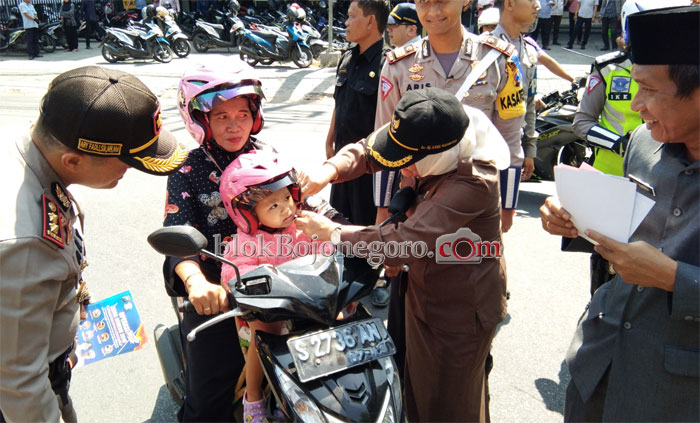 Helm Keselamatan untuk Masyarakat