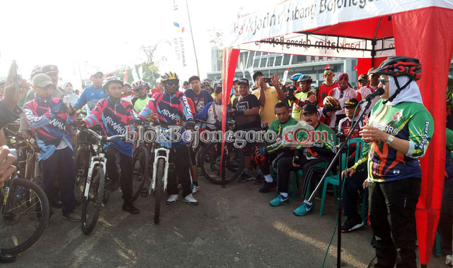 Bupati Berangkatkan Ribuan Peserta Funbike Tour de Bojonegoro 2018