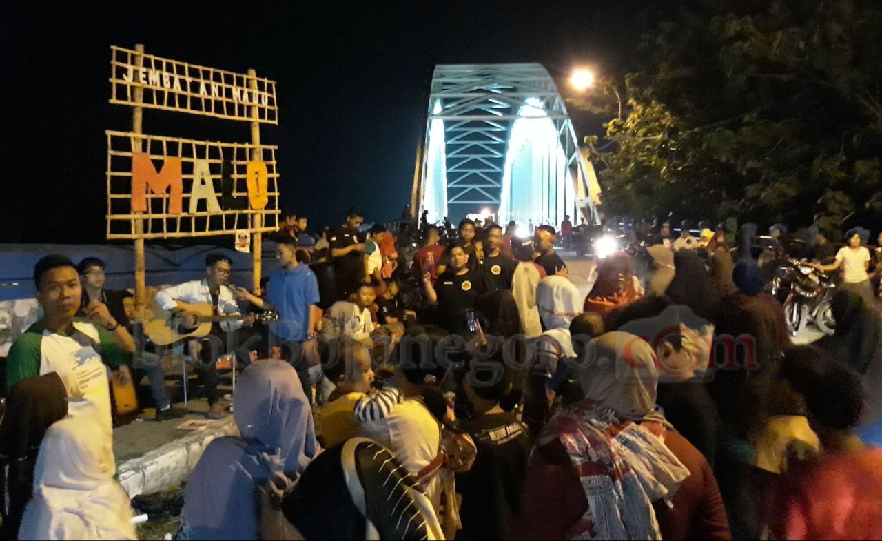 Malam Minggu Syahdu di Jembatan Malo