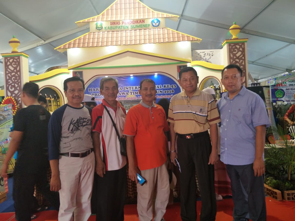 Peringatan HAI, Forum PKBM Bojonegoro Kenalkan Aneka Produk Kerajinan