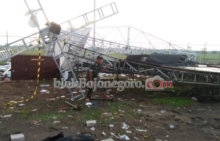 Diterjang Angin, Panggung FBU Luluh Lantak