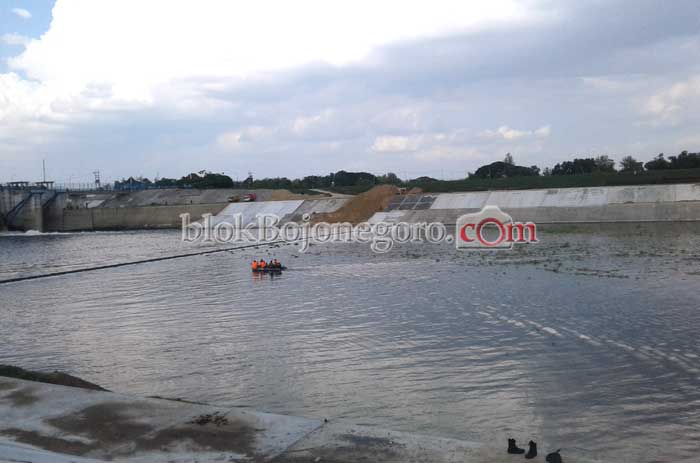 Tim SAR Terus Cari Korban Tenggelam di Bendung Gerak