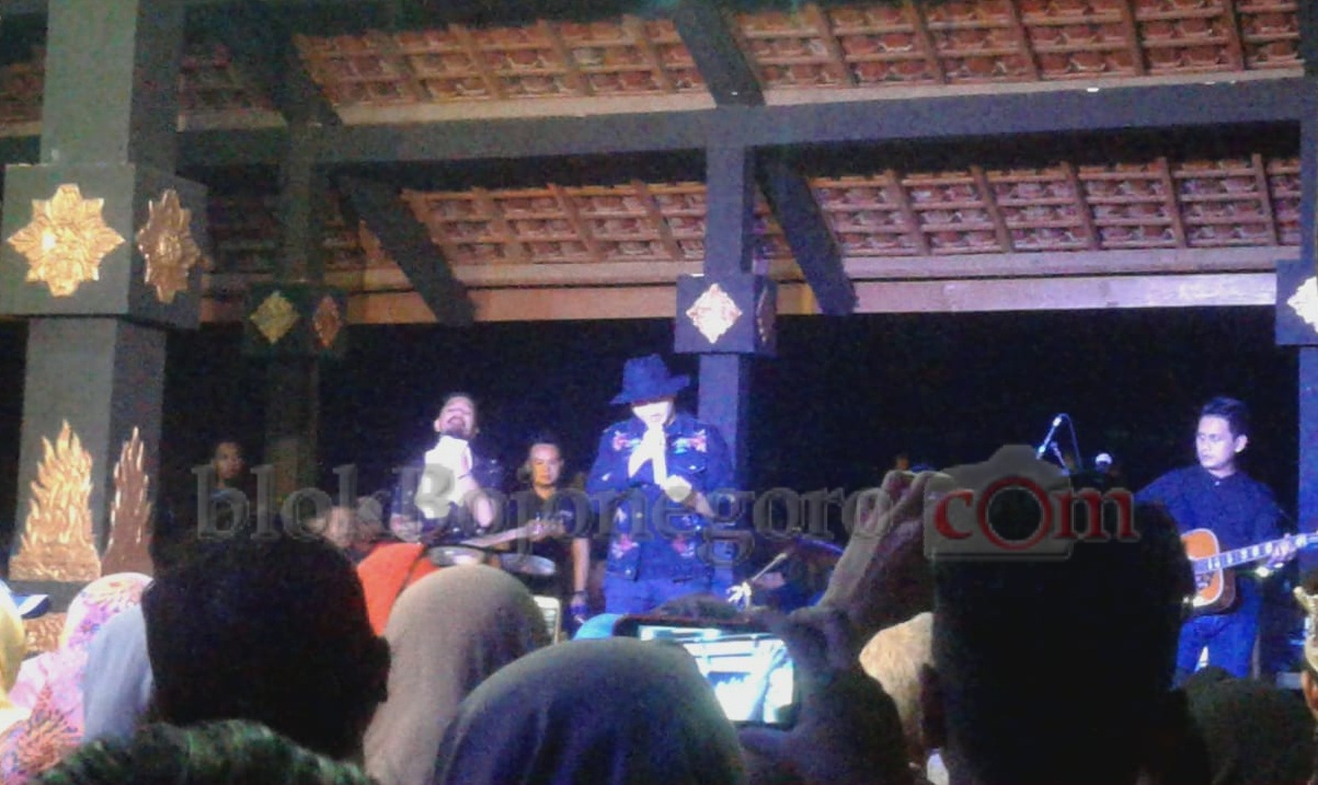 Anji Puji Keunikan Wisata Kayangan Api Bojonegoro