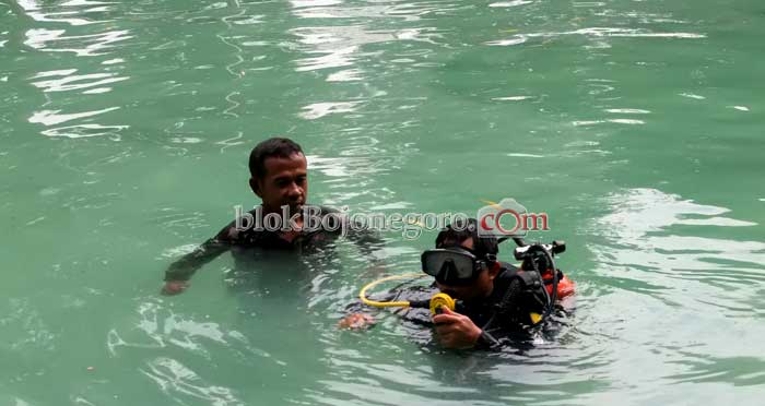 Kodim 0813 Bojonegoro Gelar Latihan Menyelam