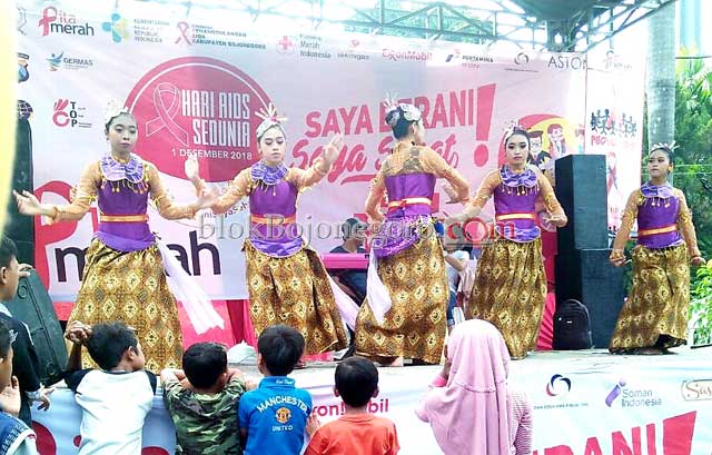 Tari dari Kampus Ungu di Panggung HAS