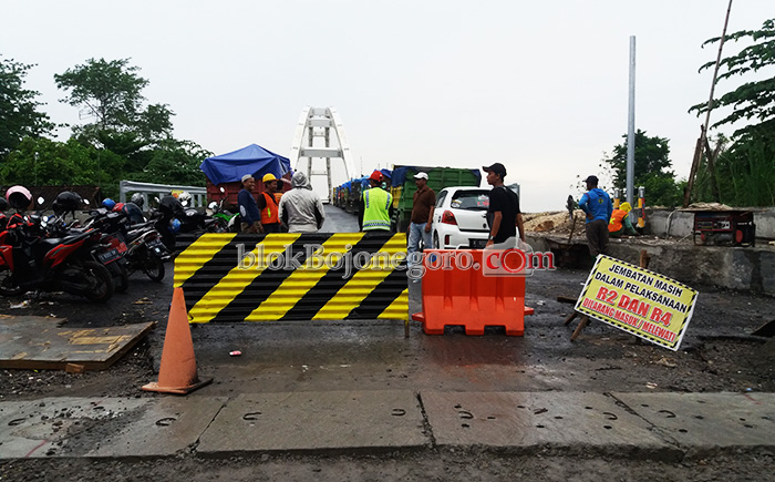 Uji Coba Jembatan, Masyarakat Tak Boleh Lewat