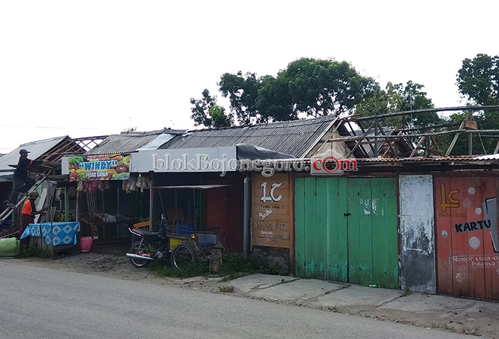 Dibagun, Pasar Desa Gayam Pindah