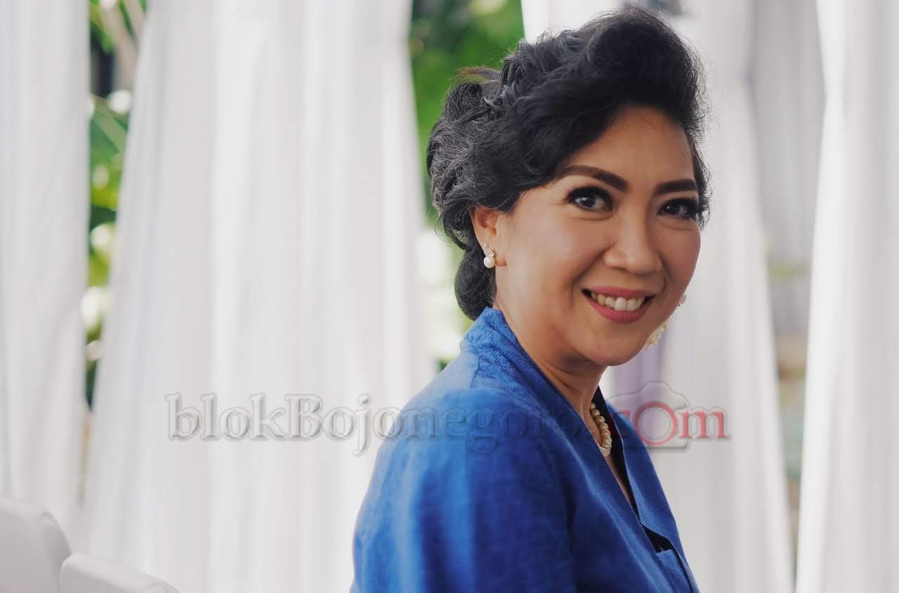 Makna Hari Ibu di Mata Seniman Wanita, Sari Koeswoyo