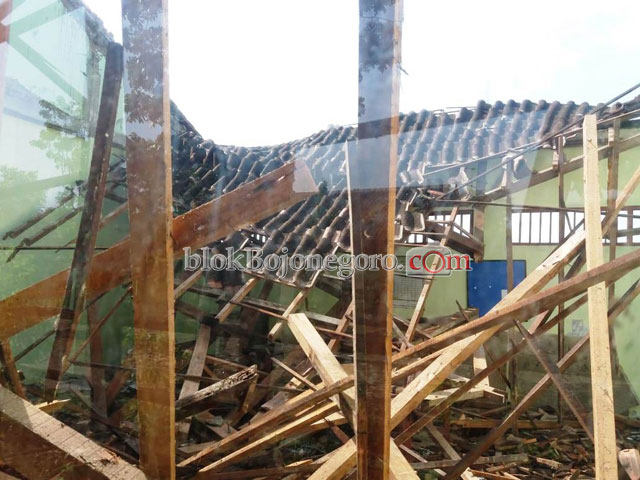 Komisi D Wacanakan Sanksi untuk Kontraktor
