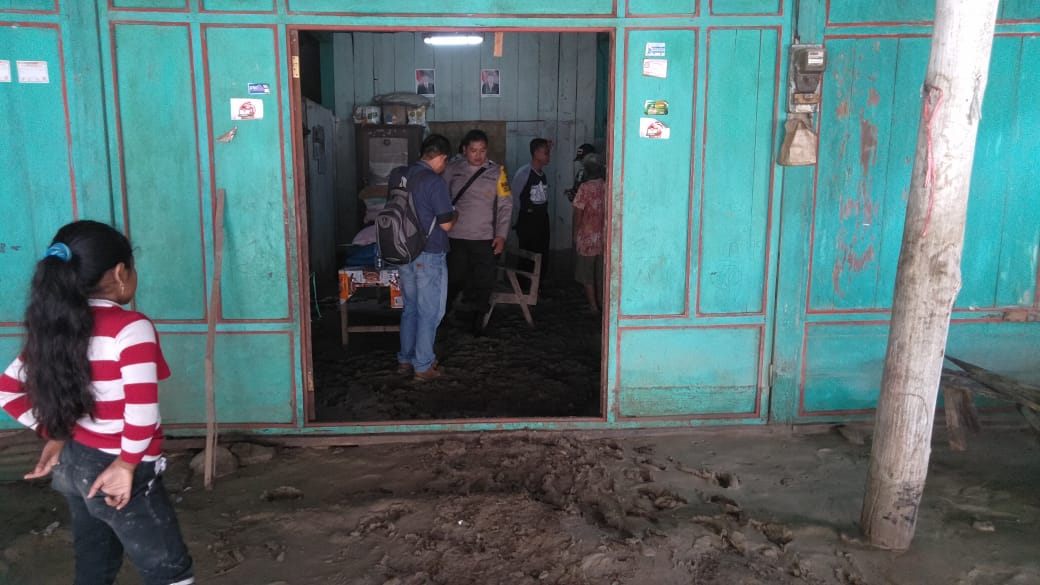 Banjir Surut, Warga Bobol Tempati Rumah Masing-Masing