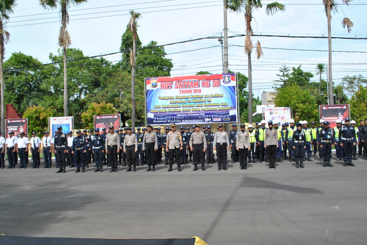 Polres Bojonegoro Gelar Upacara Peringatan HUT Satpam