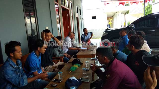 Setelah Lakukan Aksi Damai, Pemuda Katur Diajak Negosiasi