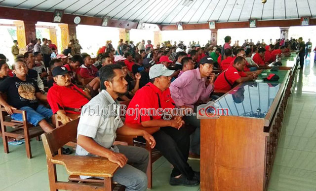 Tanpa Atribut, Para Pendemo Audiensi dengan Bupati