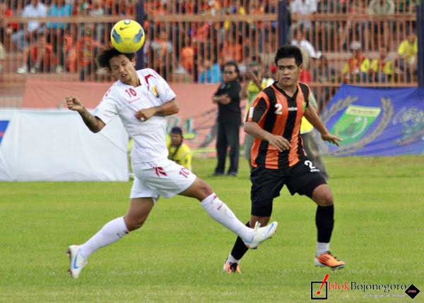 Persebaya Rekrut Bek Tangguh Asal Bojonegoro