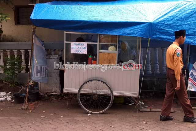 Murah tapi Nikmat, Bakso dan Mie Ayam Rp3.000 ini Jadi Idola