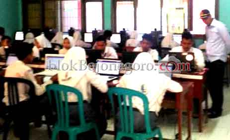 6 SMP Negeri dan 22 Swasta Masih Gabung UNBK