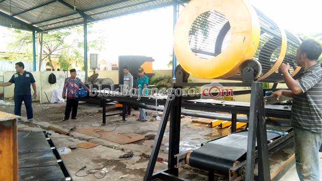 Bersama IDFoS, EMCL Bantu Ponpes Al-Rosyid Kelola Sampah Jadi Energi