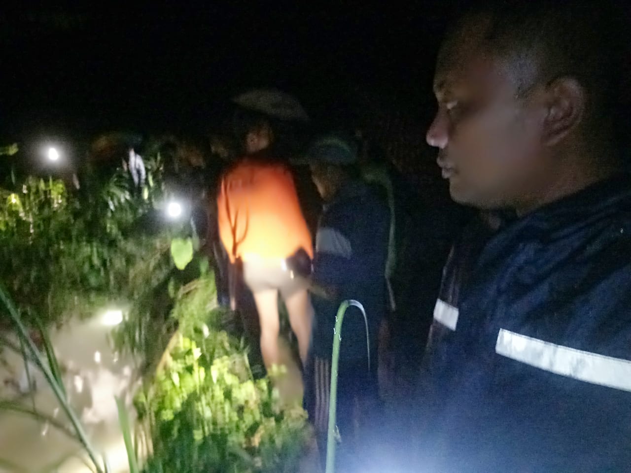 Pencarian Sempat Dihentikan, Korban Hanyut Belum Ditemukan