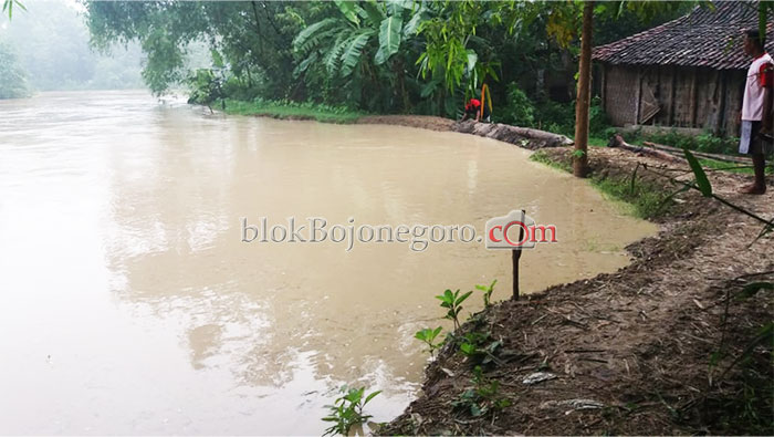 Banjir Luapan Sungai Mekuris Kembali Genangi Desa Pesen